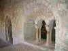Abbaye du Thoronet - Abbaye cistercienne de style roman provençal : entrée de la salle capitulaire