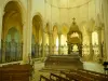 Abdij van Pontigny - Binnen in de abdij: koor en altaar van Saint Edme