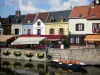 Amiens - Saint-Leu: casas, restaurante con terraza sobre el agua, en barco por el canal