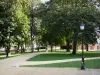 Amiens - Jardín del Obispo: árboles, farolas, jardines y vías de acceso