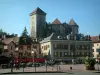 Annecy - Museu do Castelo com vista para as casas da cidade velha