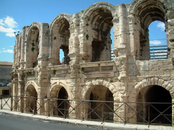 Arles - Guide Tourisme & Vacances