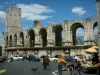 Arles - Turismo tienda y espacios