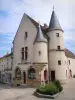 Arnay-le-Duc - Maison Bourgogne abritant l'office de tourisme