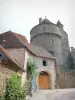 Arnay-le-Duc - Tour de la Motte-Forte, vestige d'un ancien château fort médiéval