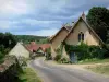 Arthel - Village calle llena de casas