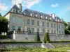 Auvers-sur-Oise - El Château d'Auvers, sede del recorrido del viaje a la época de los impresionistas, y su jardín; en el Parque Natural Regional del Vexin Francés