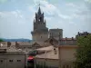 Avignon - Tour de Jacquemart (reloj) y las casas