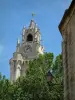 Avignon - Tour de Jacquemart (reloj), y la casa del árbol