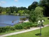 Bagnoles-de-l'Orne - Spa town: walk along the lake; in the Normandie-Maine Regional Nature Park