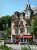 Bagnoles-de-l'Orne - Villa and café terrace in the resort