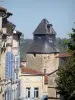 Bar-le-Duc - Vista de la Torre del Reloj y las casas de la ciudad alta.