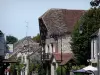 Barbizon - Farolas y casas de la aldea