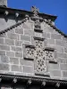Basílica de Orcival - Fachada de la basílica románica de Nuestra Señora