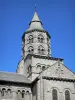 La basilique d'Orcival - Guide tourisme, vacances & week-end dans le Puy-de-Dôme