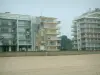 La Baule - Los edificios y la playa de arena de la localidad