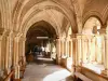 Beaune - Galería del claustro de la basílica colegiada de Notre-Dame