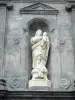 Bétharram sanctuary - Notre-Dame de Bétharram sanctuary: facade of the Notre-Dame chapel - Virgin and Child
