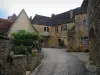 Beynac-et-Cazenac - Houses of the village, in the Dordogne valley, in Périgord