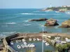 Biarritz - Puerto pesquero, rocas, Lighthouse Pointe Saint-Martin y el Océano Atlántico