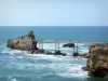 Biarritz - Calzada que lleva a la roca de la Virgen