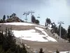 Bolquère-Pyrénées 2000 - Ski lift (góndola) de esquí en la primavera, en la Cerdanya, en el Parque Natural Regional del Pirineo catalán