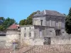 Bourg - Taubenhaus der Zitadelle und Befestigungsmauern der Stadt