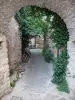 Boussagues - Arched passage