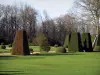 Breteuil castle - Topiaries in the castle park