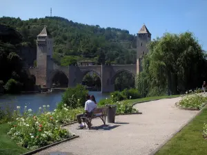 Cahors - Guide Tourisme & Vacances