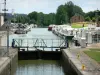Canal de Ardenas - Bloquear y evitar que el agua de Pont-à-Bar, en la ciudad de Dom-le-Mesnil