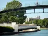 Canal Saint-Denis - Passerelle enjambant le canal