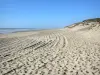 Carcans-Plage - Sandy beach and Atlantic Ocean 