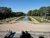 Castello di Breteuil - Vista dello specchio d'acqua nel giardino alla francese
