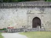 Castello di Cazeneuve - Porta d'ingresso del castello