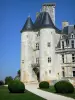 O castelo de La Rochefoucauld - Castelo de La Rochefoucauld: Châtelet ladeado por duas torres