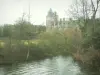 Castillo de Blain - Groulais el castillo, el canal Nantes-Brest y árboles