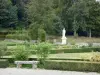 Castillo de Bussy-Rabutin - Macizos de flores de jardín francés