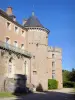 Castillo de Chastellux - Fachada y torres de la fortaleza