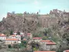 Castillo de Polignac - Restos de la fortaleza medieval que domina las casas del pueblo