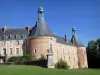 Castillo de Saint-Fargeau - Fachadas y torres del castillo