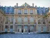 Castillo de Versalles - Fachada del castillo y patio de mármol