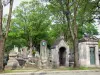 Cementerio del Père-Lachaise - Graves cementerio en un entorno arbolado