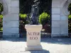 Cemetery of the Dogs of Asnières-sur-Seine - Sculpture Alter ego