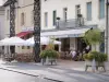 Chalon-sur-Saône - Casas y café en la Place de l'Hotel de Ville