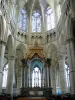 Châlons-en-Champagne - Interior de la catedral de San Esteban: el altar y el coro del dosel