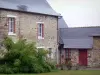 Champeaux - Maisons en pierre du village