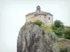 Chapelle Sainte-Madeleine de Chalet - Chapelle romane perchée sur son éperon basaltique