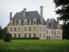 Château de Beauregard - Château and lawn