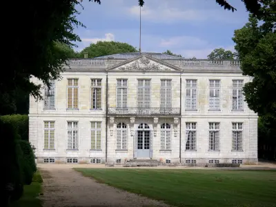Château de Bouges - 7 quality high-definition images